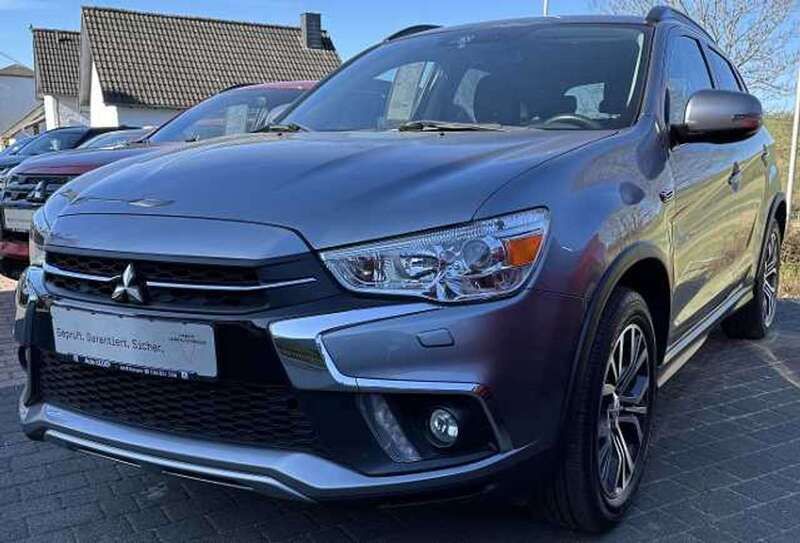 Platinumgrau (metallic) Gebraucht 2018 Mitsubishi ASX Edition SUV | 14.980 € (Etwas zu teuer) - Bild 1/4