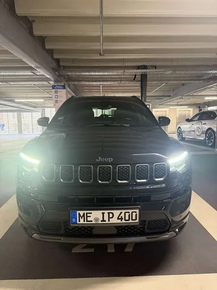 Gebraucht Jeep Compass 179 PS (131 kW) 2022 Schwarz SUV