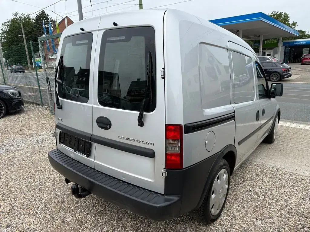 Gebraucht Opel Combo 101 PS (74 kW) 2012 Silber Van / Kleinbus