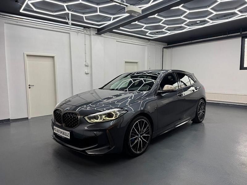 Grau Gebraucht 2019 BMW M135 Performance Kleinwagen | 26.490 € (Fairer Preis) - Bild 1/4