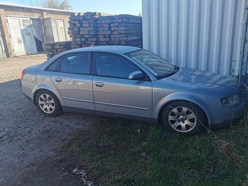 Second-hand Audi A4 131 CP (96 kW) 2001 Berlinǎ