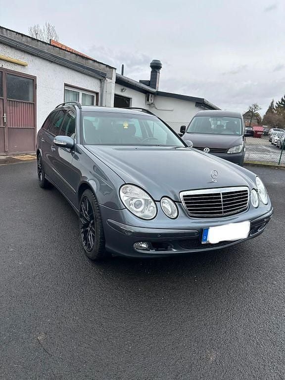 Gebraucht Mercedes E200 163 PS (119 kW) 2006 Grau Kombi