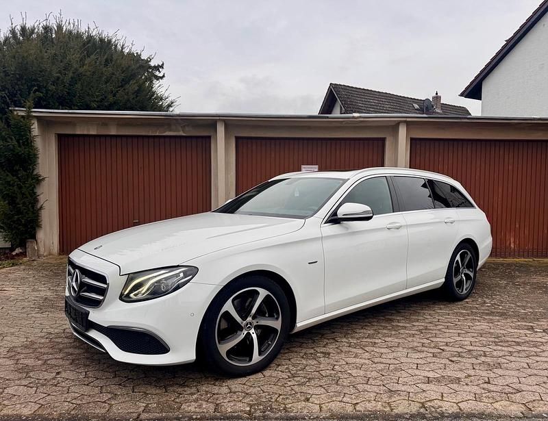 Gebraucht Mercedes E300 245 PS (180 kW) 2020 Weiß Kombi
