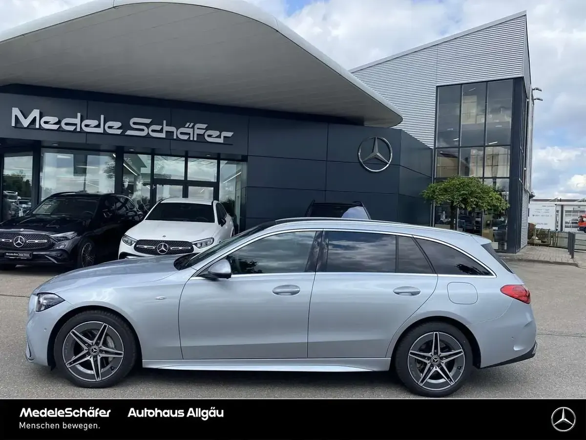 Gebraucht Mercedes C300 Premium 204 PS (150 kW) 2025 Lack hightechsilber Kombi