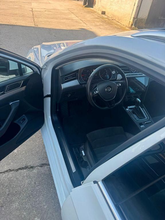 Gebraucht VW Passat Highline 190 PS (139 kW) 2015 Weiß Kombi