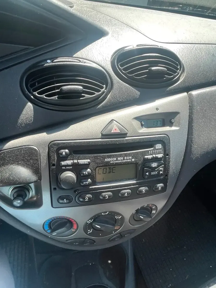 Brugt Ford Focus 101 HK (74 kW) 2004 Grå Sedan