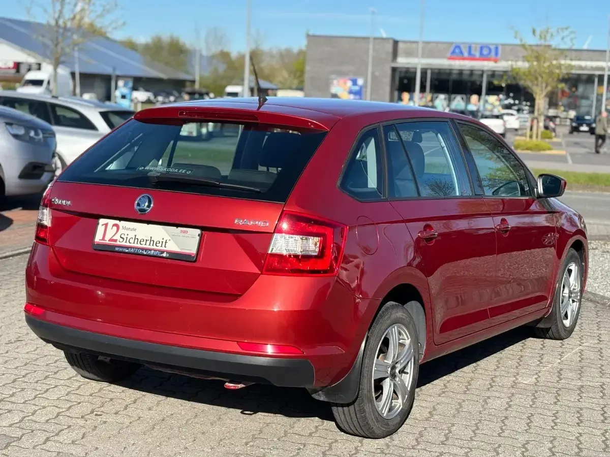 Gebraucht Skoda Rapid Ambition 86 PS (63 kW) 2014 Rot Kleinwagen