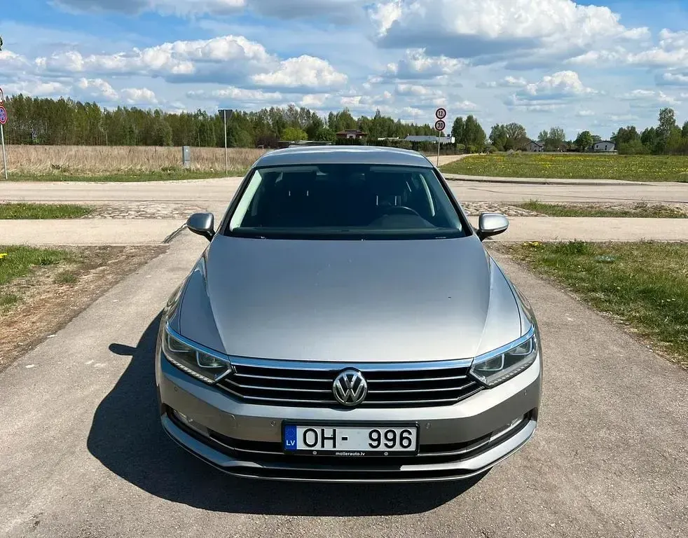 Gebraucht VW Passat Comfortline 150 PS (110 kW) 2017 Beige Limousine