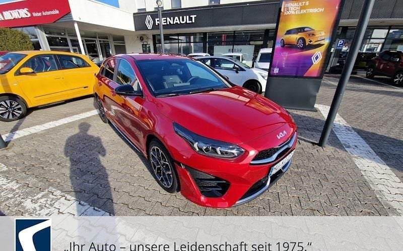 Rot Gebraucht 2024 Kia Ceed GT-Line Limousine | 26.970 € (Fairer Preis) - Bild 1/4