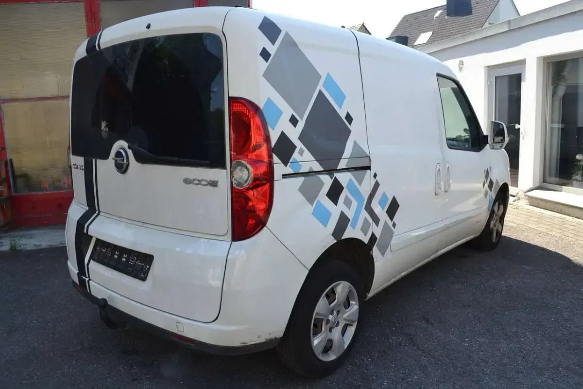 Gebraucht Opel Combo 90 PS (66 kW) 2012 Polarweiss Van / Kleinbus