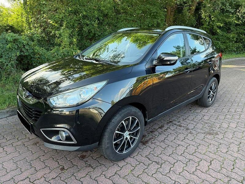 Schwarz Gebraucht 2012 Hyundai ix35 Edition SUV | 10.190 € (Etwas zu teuer) - Bild 1/4