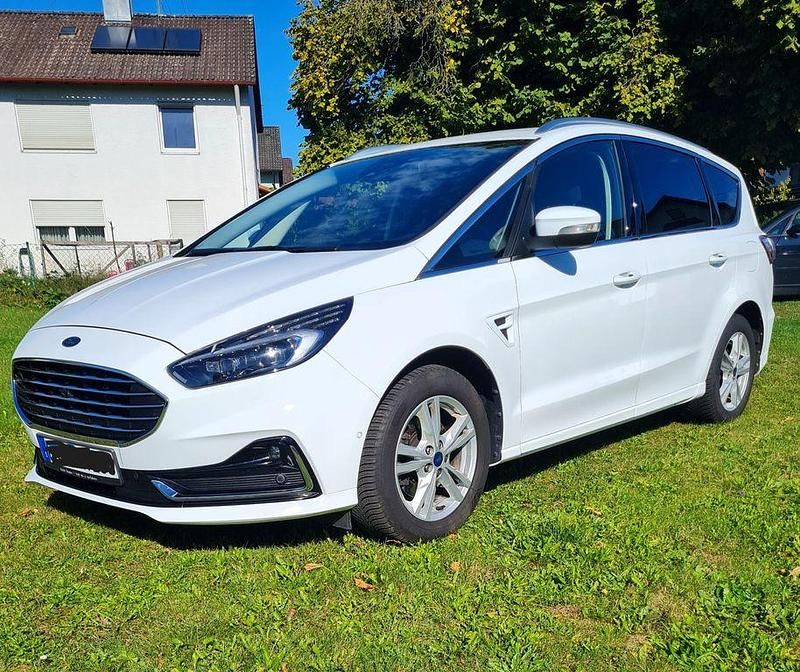 Weiß Gebraucht 2019 Ford S-MAX Titanium Van / Kleinbus | 18.500 € (Superpreis) - Bild 1/4