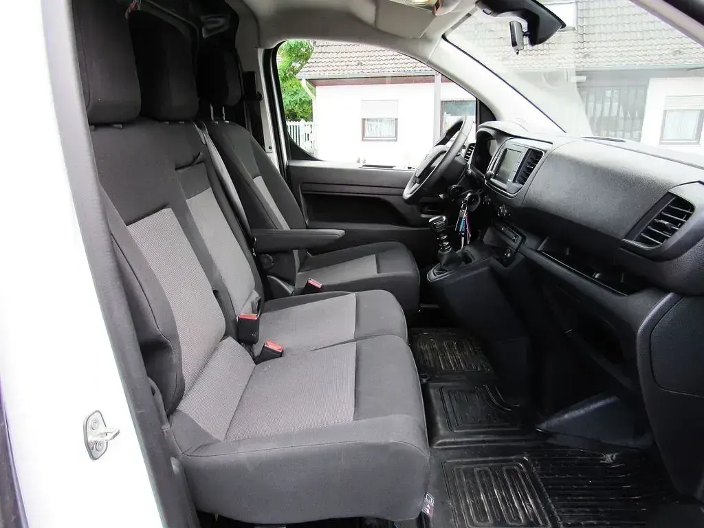 Gebraucht Toyota Proace 144 PS (105 kW) 2024 Weiß Van / Kleinbus