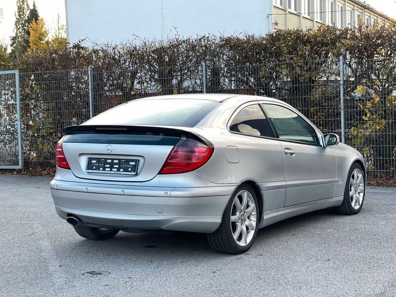 Gebraucht Mercedes CL230 197 PS (144 kW) 2001 Silber Coupé
