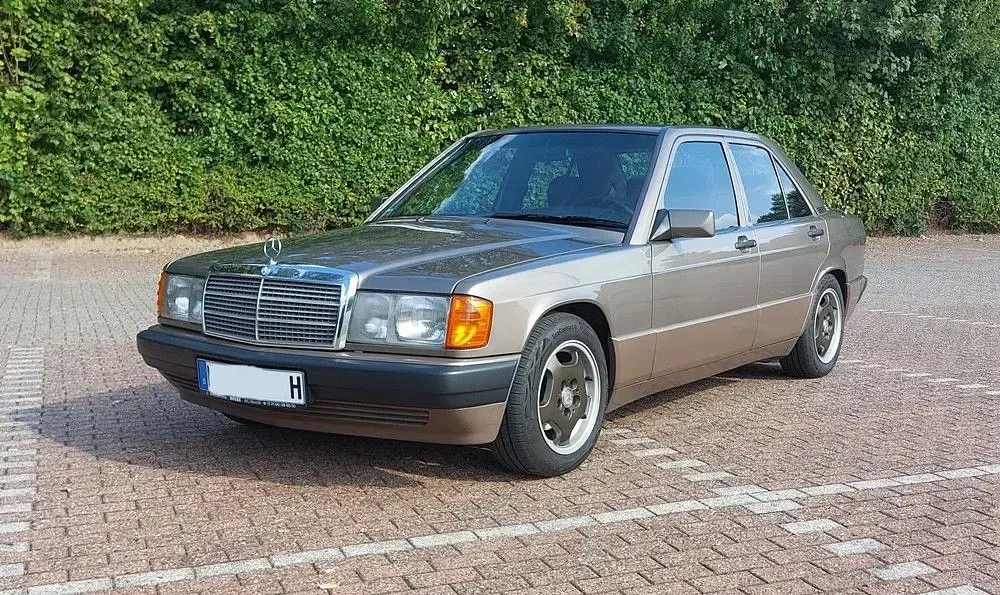 Gebraucht Mercedes 190 122 PS (89 kW) 1992 Limousine