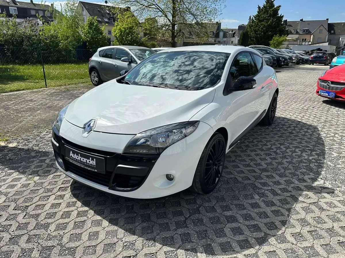 Gebraucht Renault Mégane Coupé 110 PS (80 kW) 2011 Gletscherweiss Coupé