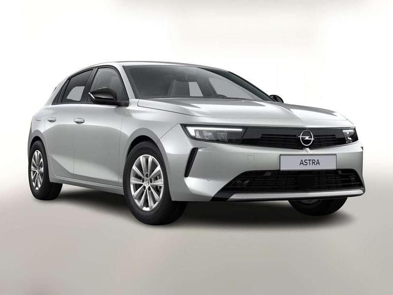 Kristall silber metallic Gebraucht 2024 Opel Astra Edition Limousine | 25.020 € (Guter Preis) - Bild 1/4