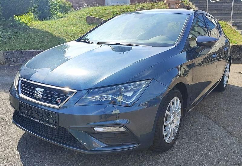 Grau Gebraucht 2019 Seat Leon FR Limousine | 15.490 € (Fairer Preis) - Bild 1/4