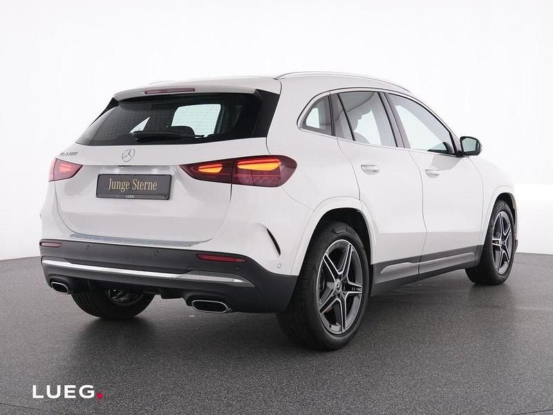 Gebraucht Mercedes GLA180 AMG 136 PS (100 kW) 2024 Weiß SUV