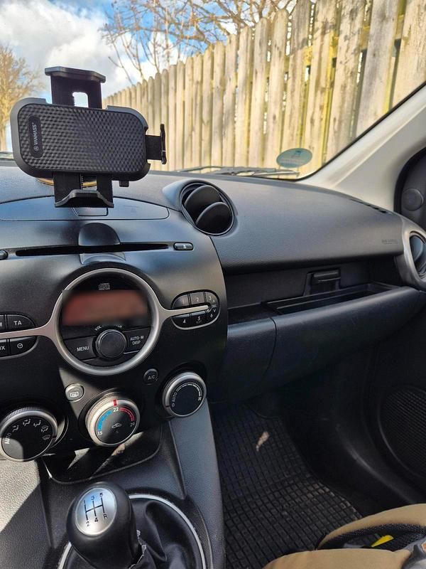 Gebraucht Mazda 2 102 PS (75 kW) 2009 Weiß Kleinwagen