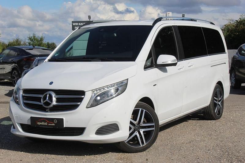 Weiß Gebraucht 2014 Mercedes V250 Avantgarde Van / Kleinbus | 35.999 € (Fairer Preis) - Bild 1/4