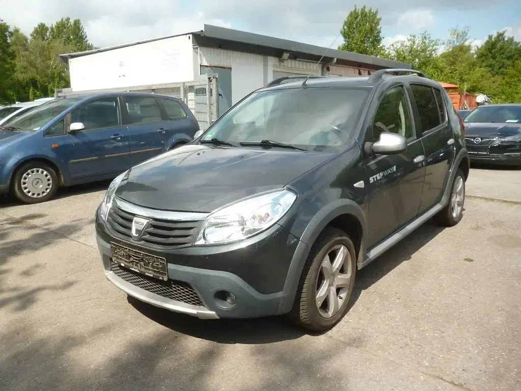 Używany Dacia Sandero Stepway 87 KM (63 kW) 2010 Czarny Sedan/Limuzyna