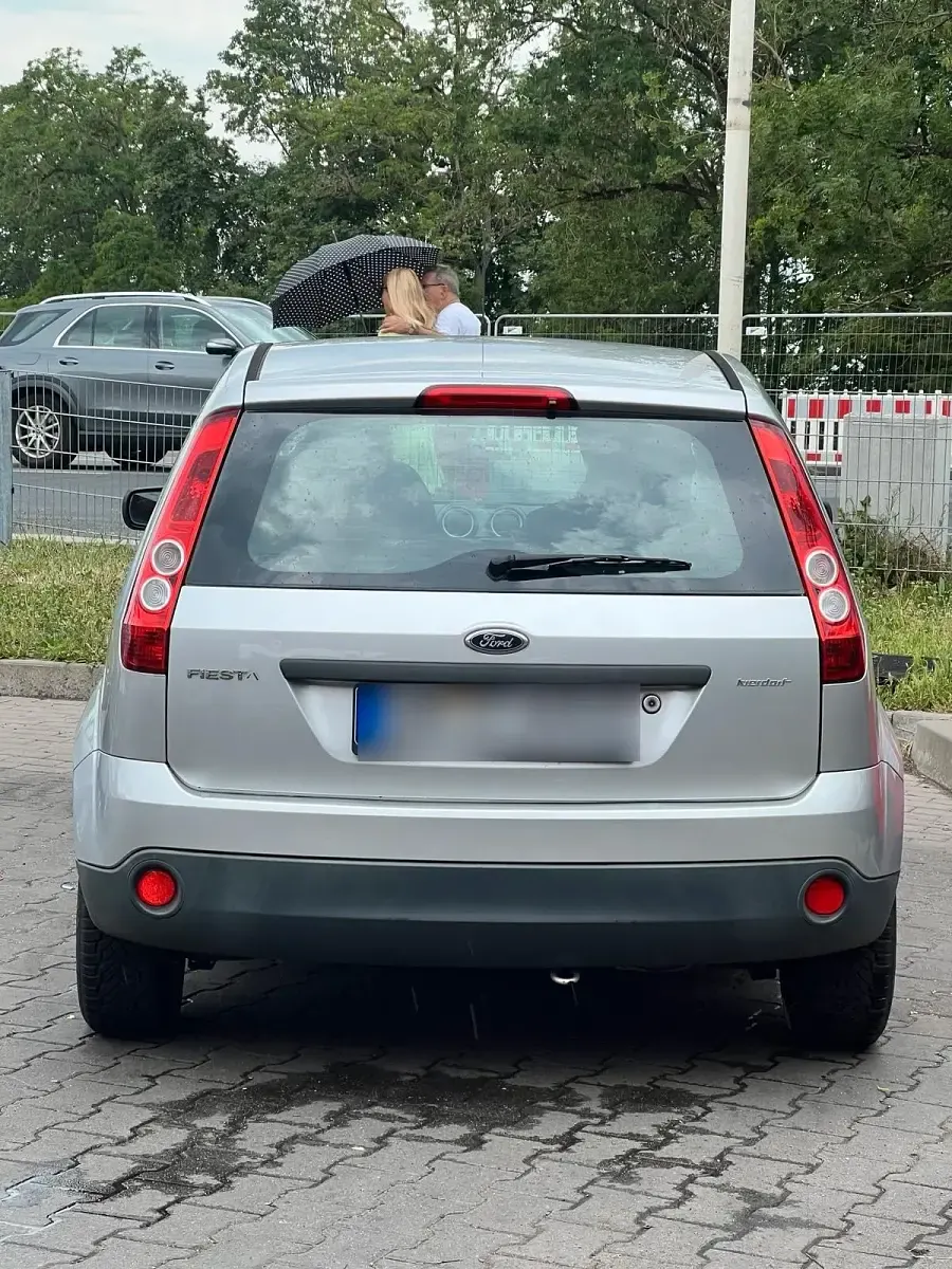 Gebraucht Ford Fiesta 60 PS (44 kW) 2006 Grau Kleinwagen