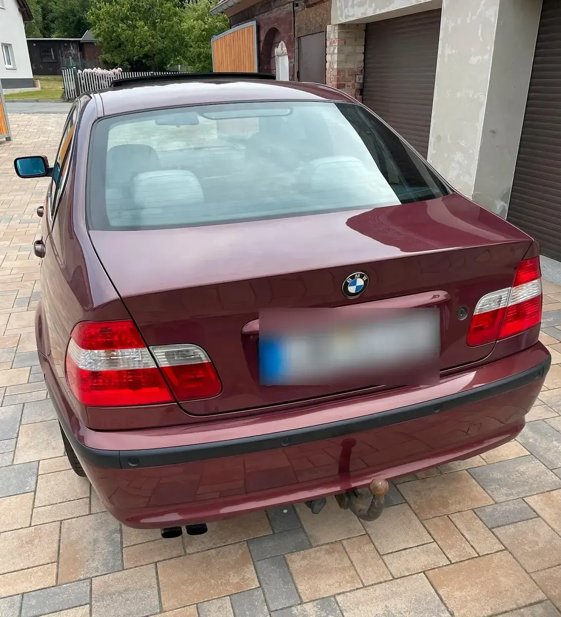 Gebraucht BMW 320 170 PS (125 kW) 2003 Rot Limousine