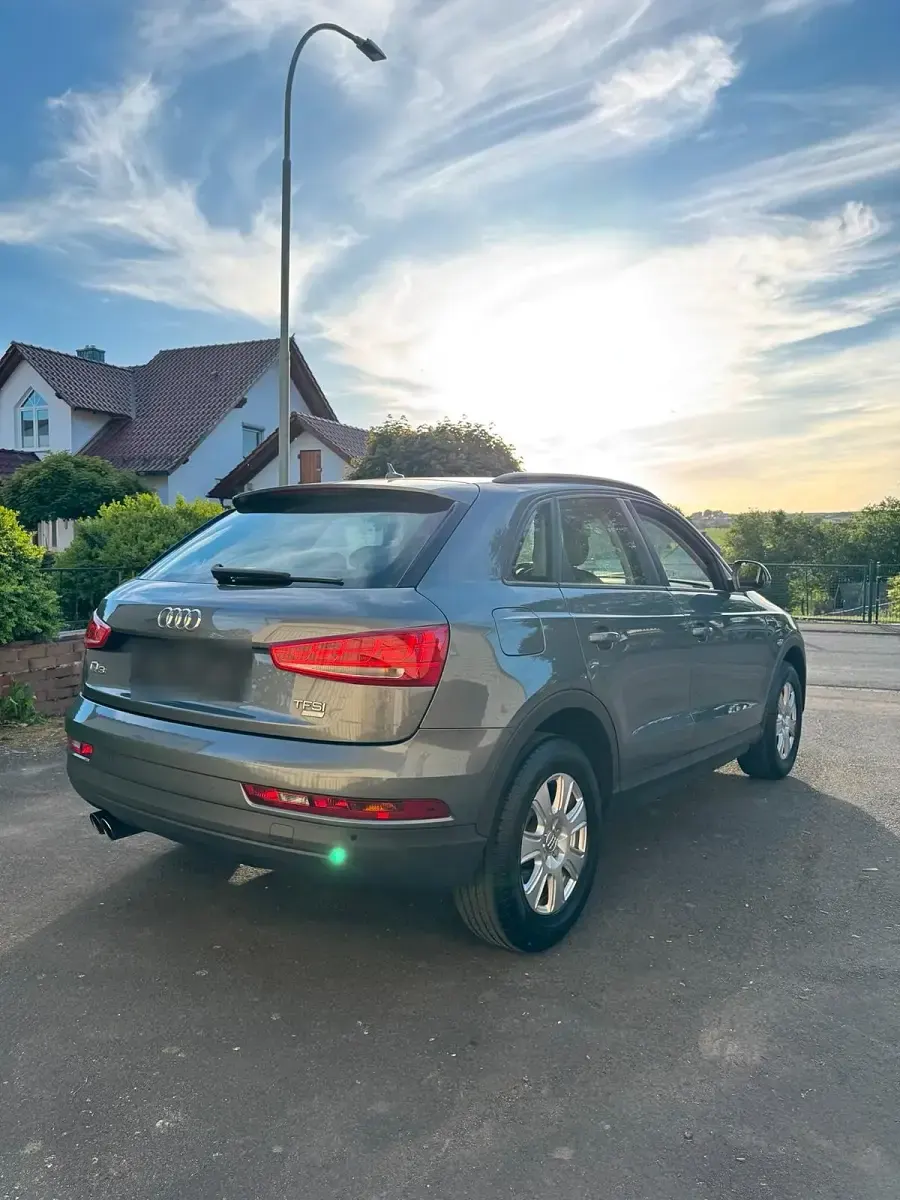 Gebraucht Audi Q3 150 PS (110 kW) 2016 Grau SUV