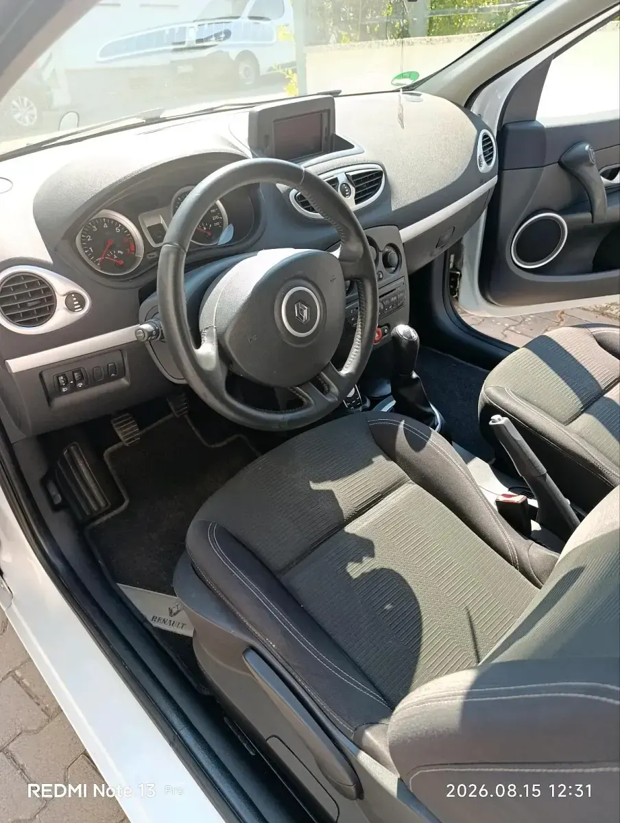 Gebraucht Renault Clio III 75 PS (55 kW) 2009 Weiß Kleinwagen