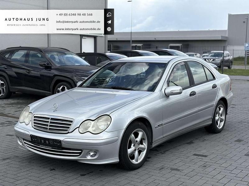 Brillantsilber metalliclack Gebraucht 2004 Mercedes C220 Limousine | 1.799 € (Guter Preis) - Bild 1/4