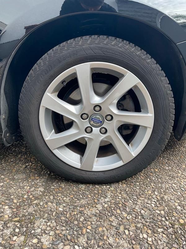 Gebraucht Volvo V60 181 PS (133 kW) 2014 Schwarz Kombi