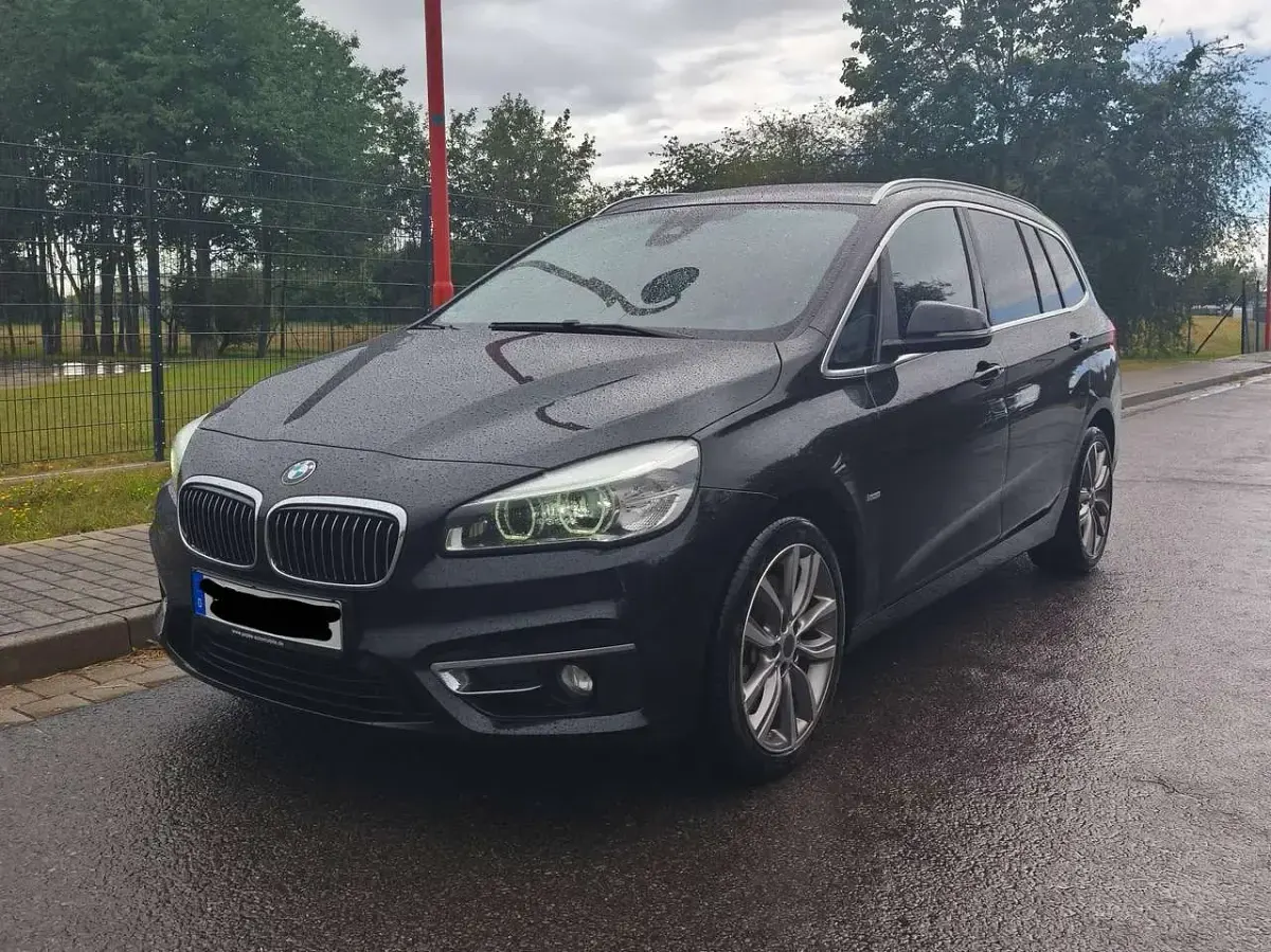 Gebraucht BMW 220 Gran Tourer Luxury Line 190 PS (139 kW) 2016 Schwarz Van / Kleinbus