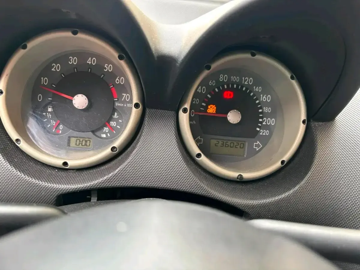 Gebraucht VW Lupo 50 PS (36 kW) 2003 Schwarz Kleinwagen