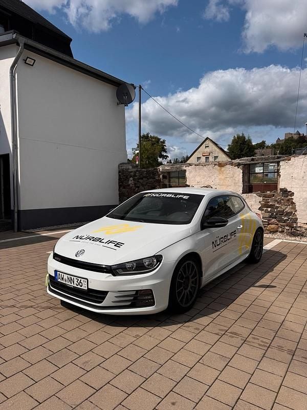 Weiß Gebraucht 2016 VW Scirocco GTS Coupé | 15.999 € (Fairer Preis) - Bild 1/4