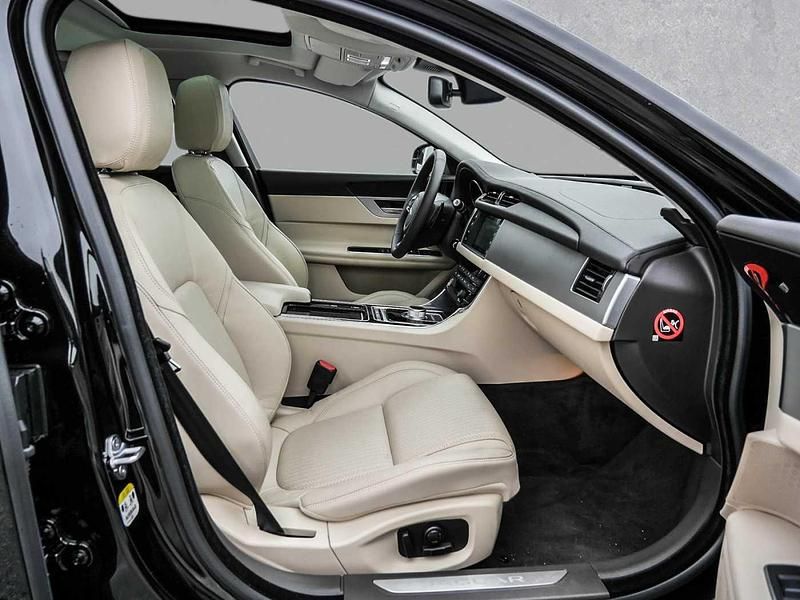 Gebraucht Jaguar XF Prestige 180 PS (132 kW) 2016 Schwarz Limousine
