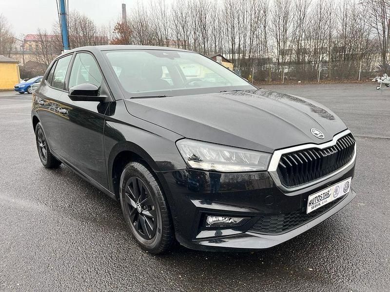 Schwarz Gebraucht 2025 Skoda Fabia Selection Limousine | 16.659 € (Fairer Preis) - Bild 1/4