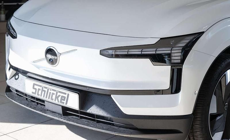 Gebraucht Volvo EX30 Ultra 200 kW (272 PS) 2025 Crystal white SUV