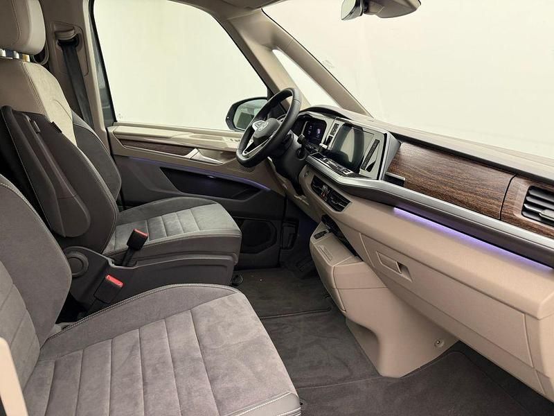 Gebraucht VW Multivan Style 150 PS (110 kW) 2025 Grau Van