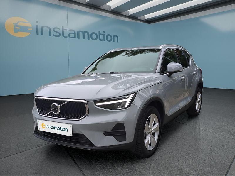 Grau Gebraucht 2023 Volvo XC40 Core SUV | 29.799 € (Guter Preis) - Bild 1/4