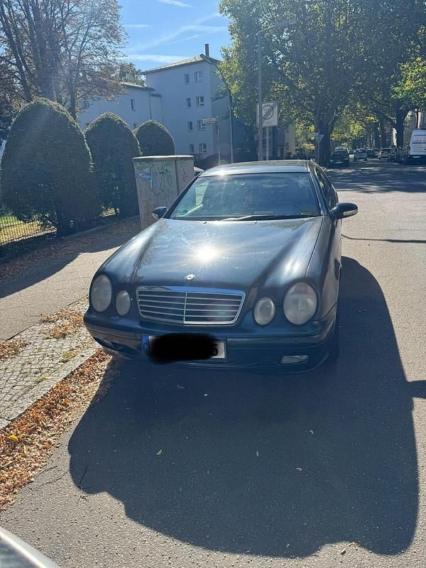 Blau Gebraucht 1999 Mercedes CLK200 Coupé | 2.200 € (Fairer Preis) - Bild 1/4