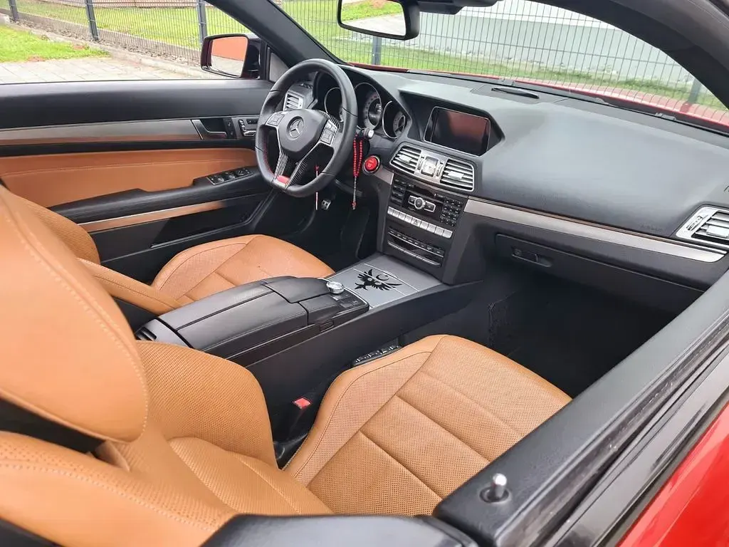 Gebraucht Mercedes E500 AMG 408 PS (300 kW) 2013 Rot Coupé