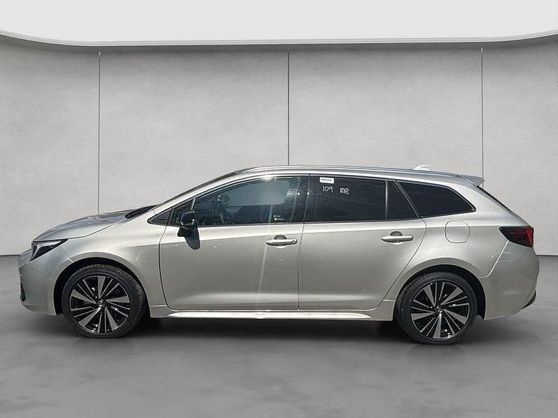 Gebraucht Toyota Corolla 178 PS (130 kW) 2025 Cosmicsilber metallic Kombi