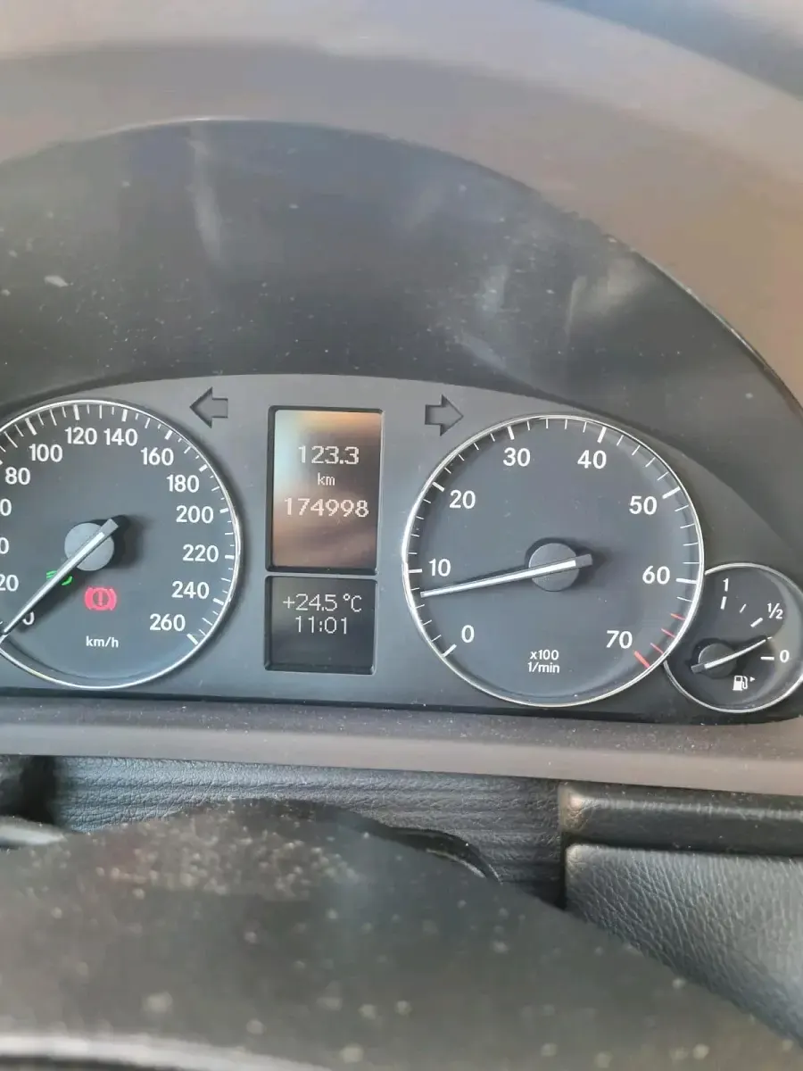 Gebraucht Mercedes C180 143 PS (105 kW) 2006 Silber Limousine