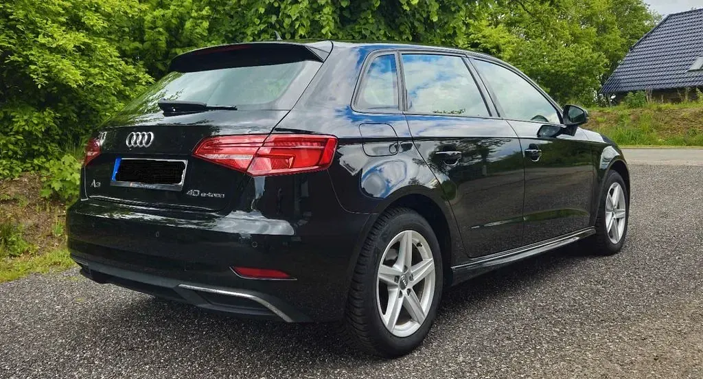 Gebraucht Audi e-tron Design 204 PS (150 kW) 2020 Schwarz SUV