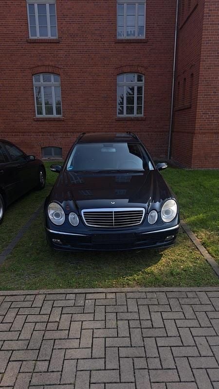 Gebraucht Mercedes E320 Avantgarde 224 PS (164 kW) 2005 Schwarz Kombi