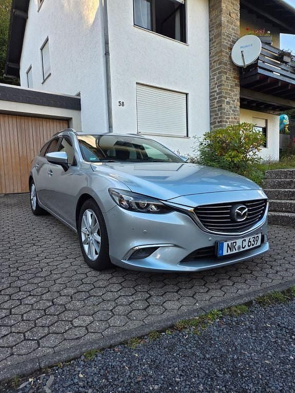 Silber Gebraucht 2015 Mazda 6 Exclusive-Line Limousine | 9.900 € (Fairer Preis) - Bild 1/4