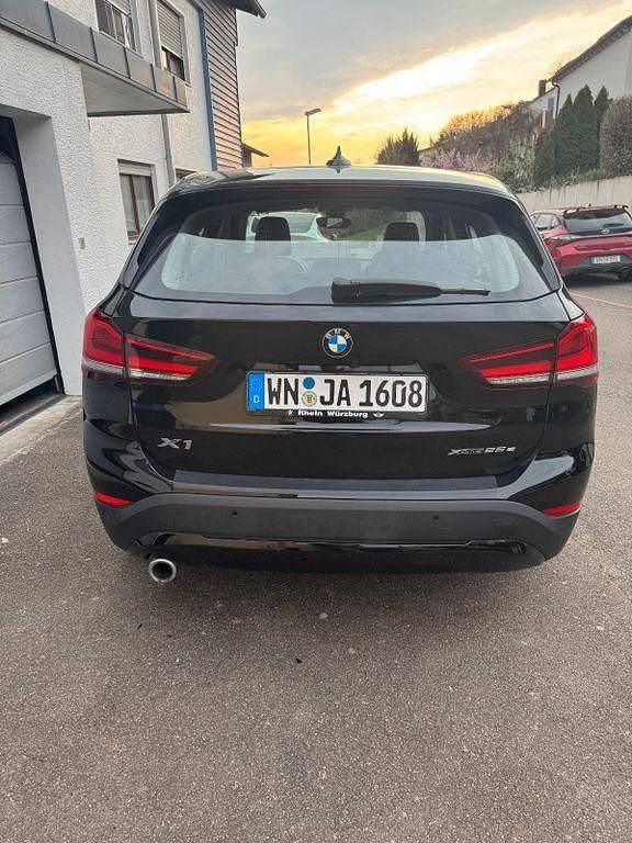 Second-hand BMW X1 Advantage 220 CP (161 kW) 2021 Negru SUV