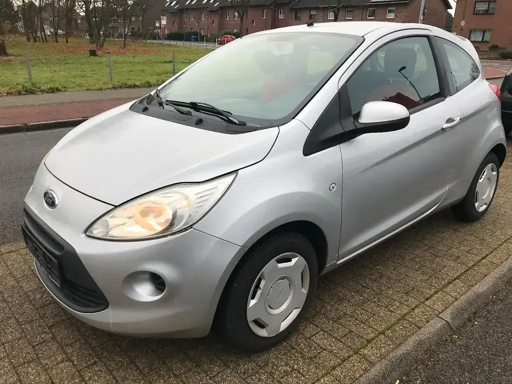 Gebraucht Ford Ka Trend 69 PS (50 kW) 2010 Silber Kleinwagen