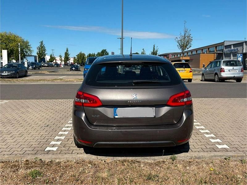 Gebraucht Peugeot 308 131 PS (96 kW) 2015 Grau Limousine